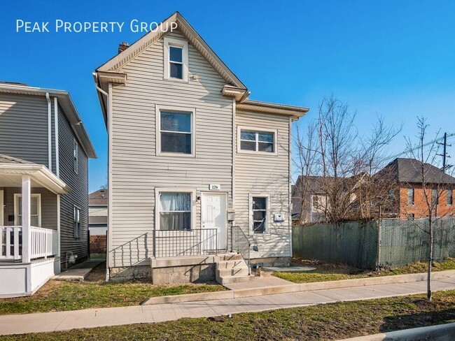 Foto del edificio - 126 1/2 E. 6th Avenue-