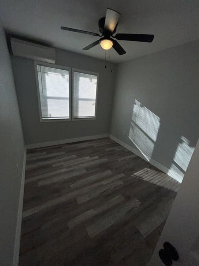 Building Photo - One bedroom One bath - Bartow