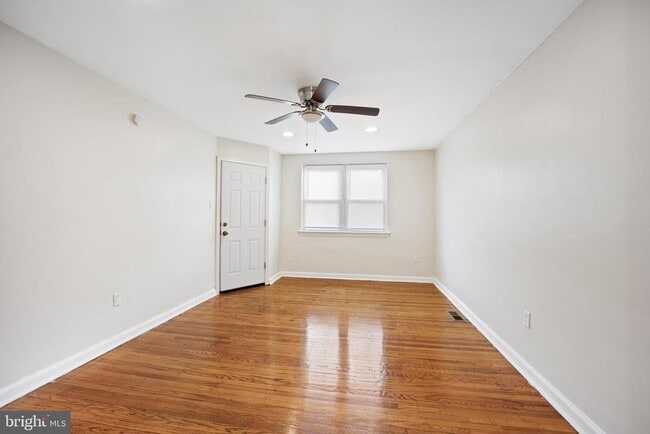 Building Photo - 5324 N Marvine St