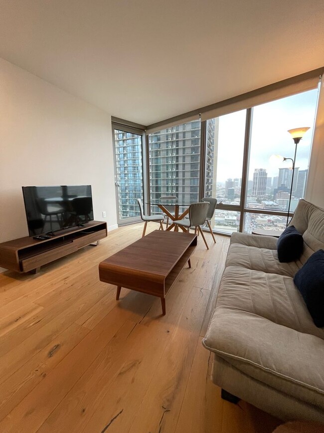 Building Photo - Ae`o Furnished 2bd/2ba 1 Parking