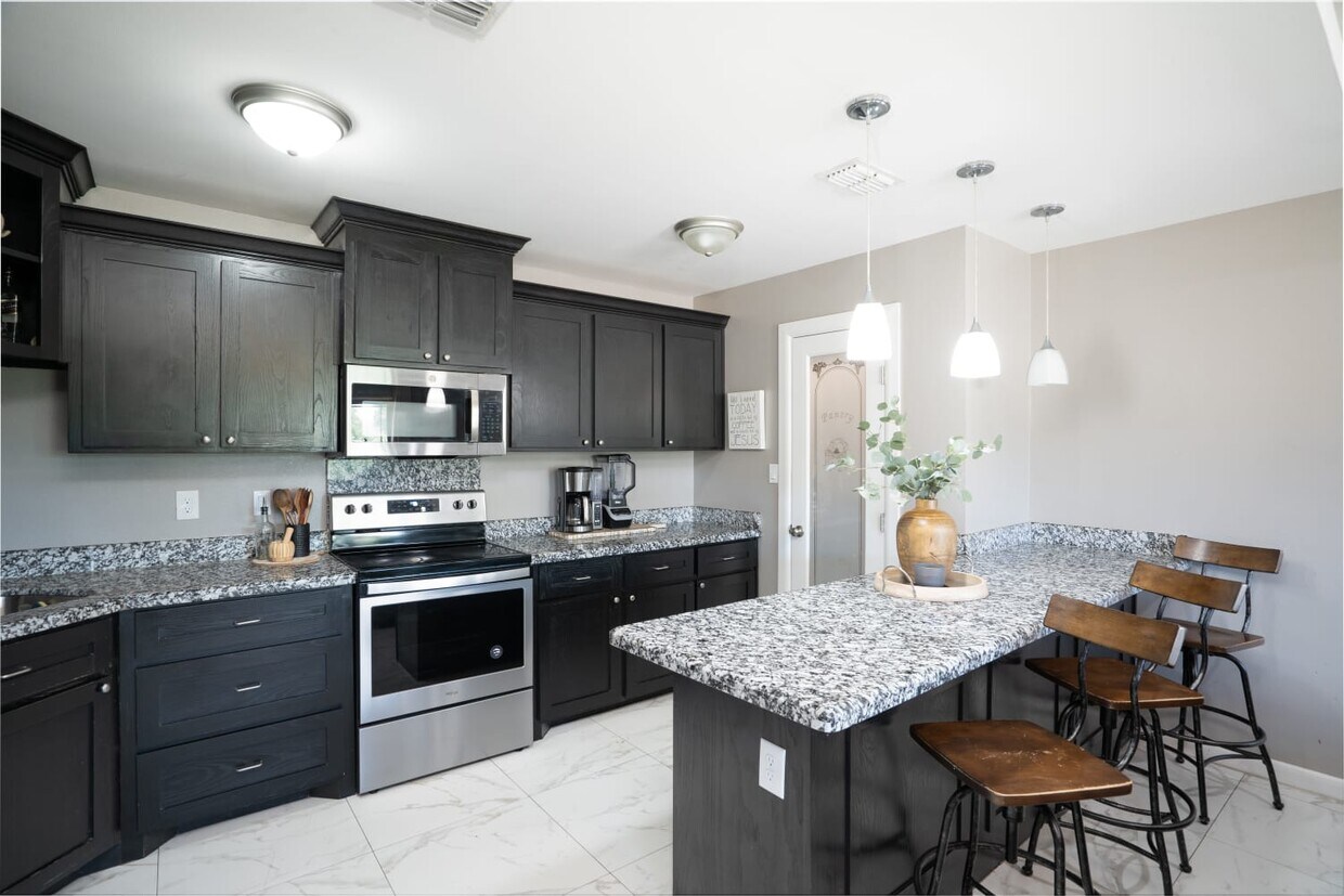 Foto principal - 1512 River Bend Dr