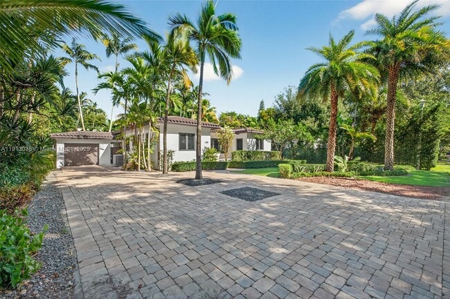 Foto del edificio - 465 NE 52nd St