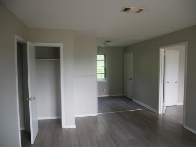 Building Photo - 5057 Gill Rd