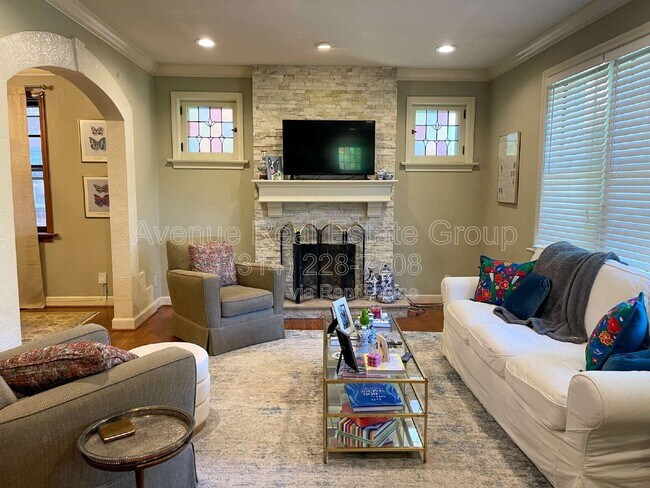 Foto del edificio - 6644 Sutherland Ave