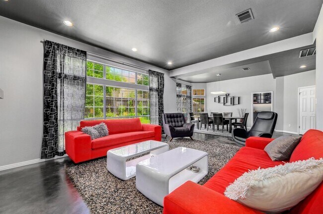 Building Photo - 8108 Asmara Dr