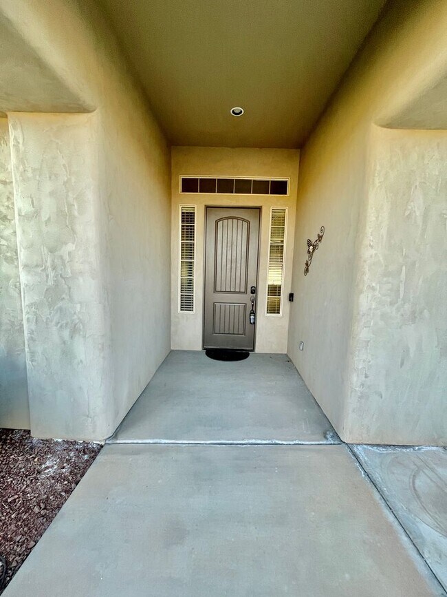 Foto del edificio - Pet-Friendly 4-BR Home in Tonaquint Valley