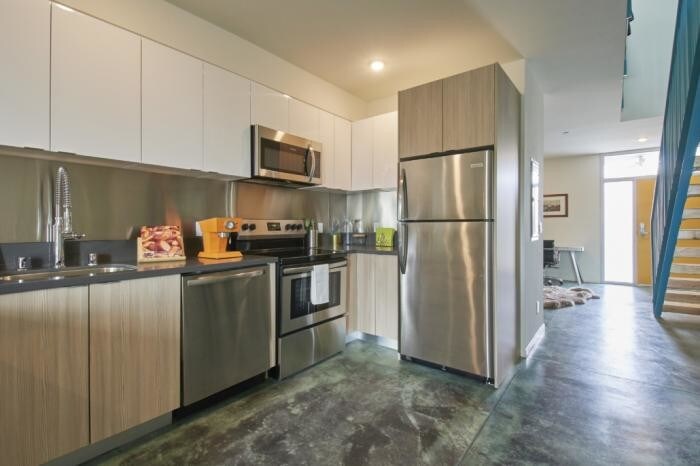 Primary Photo - 2 bedroom in Los Angeles CA 90057