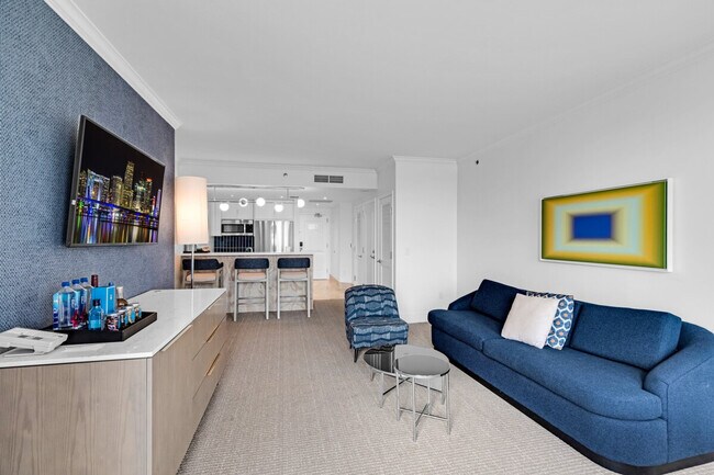 Building Photo - 4401 Collins Ave