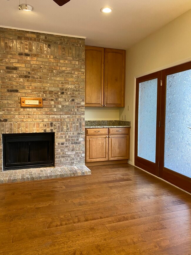 Living room - 1406 Windsor Rd