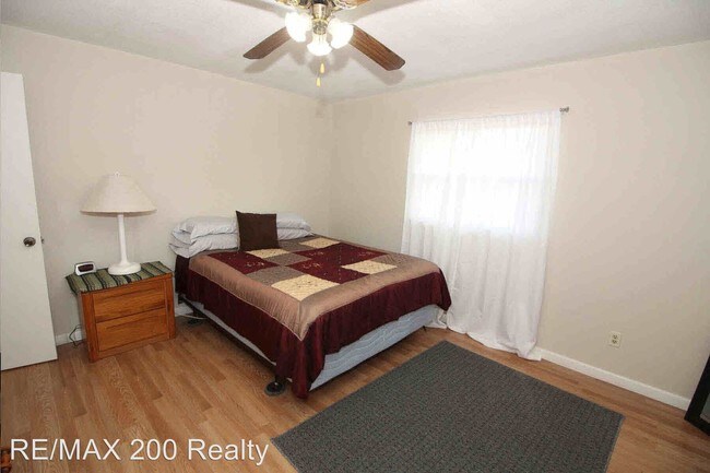 Building Photo - 3 br, 2 bath House - 1101 Pine Sap Court
