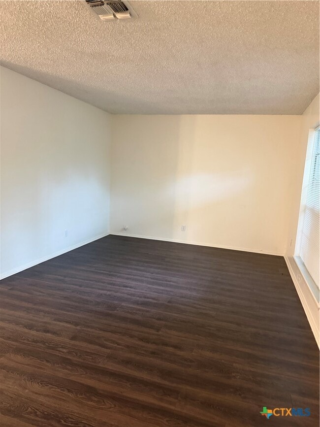 Foto del edificio - 1513 Shannon Cir