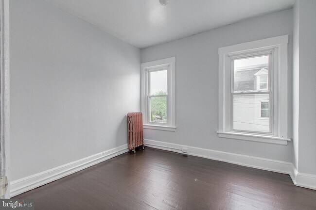 Building Photo - 400 Mitchell Ave