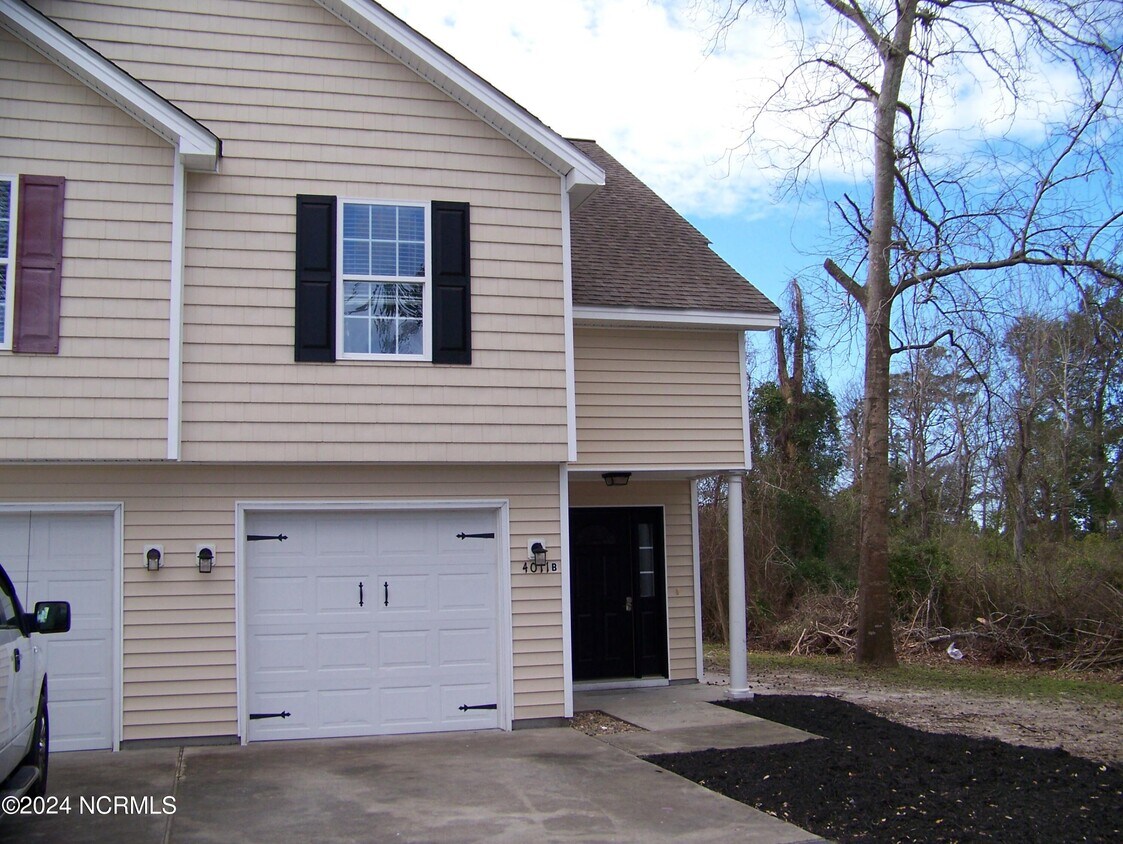Foto principal - 4011 Arendell St