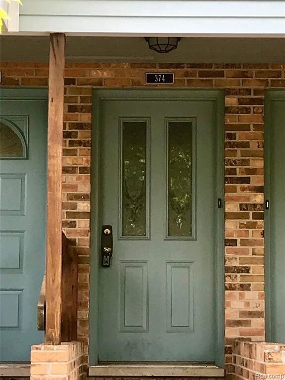 Primary Photo - 374 Pinewood Dr