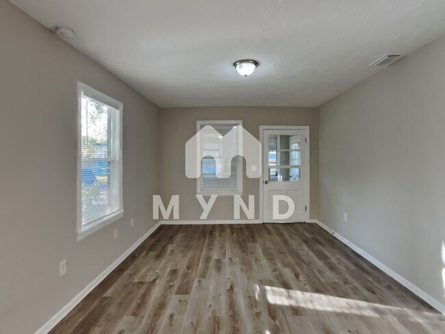Building Photo - 535 E 61st St