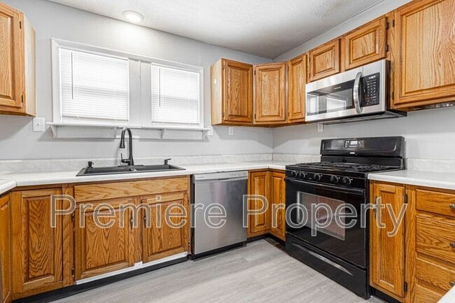 Foto del edificio - 11825 Roberts St