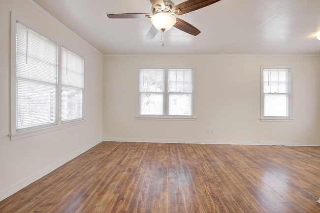 Building Photo - 401 S Berry Rd