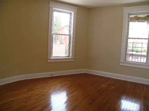 Building Photo - 203 W 29th St