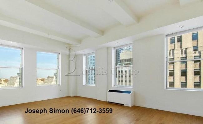 Building Photo - 25 Wall St