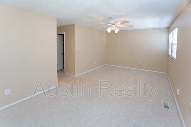 Building Photo - 11844 Cresta Verde Dr