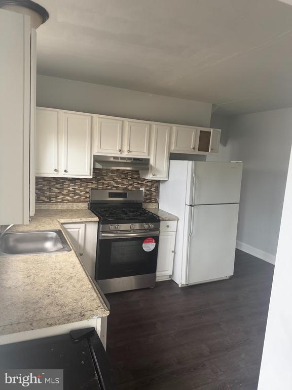 Building Photo - 219 Johnson Ave