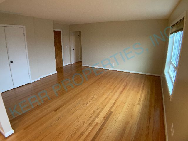 Foto del edificio - 6051 SE Stark St