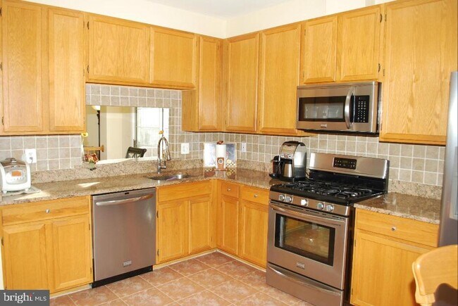 Building Photo - 4070 Fountainside Ln