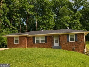Building Photo - 2928 Belleau Ln SE