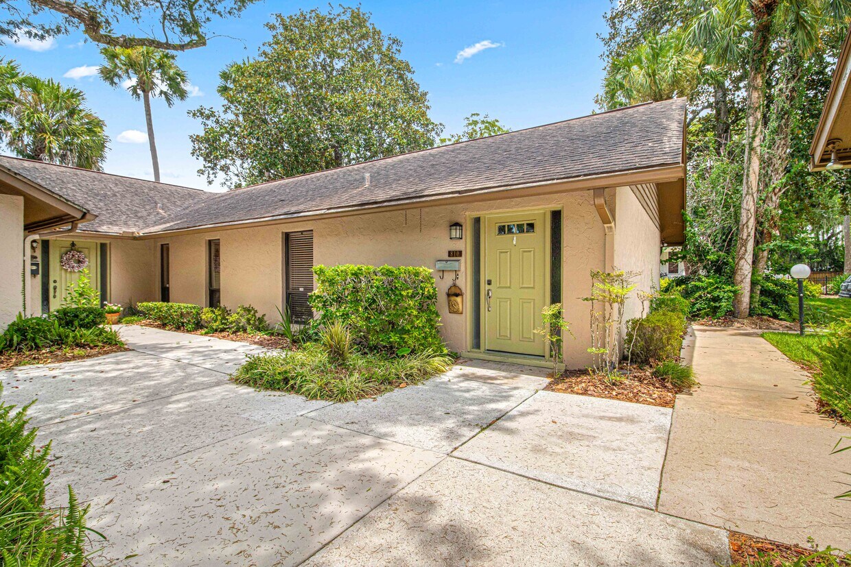 Foto principal - 810 SE 2nd St