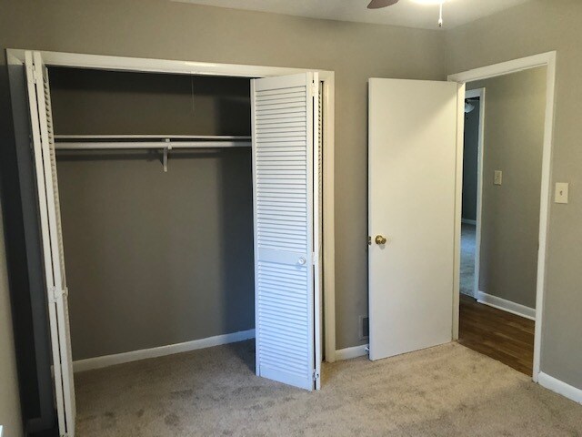 Building Photo - 8929 Ashwood Dr
