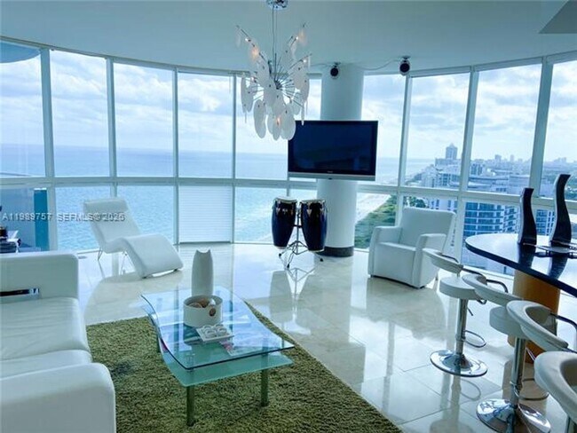 Foto del edificio - 6301 Collins Ave