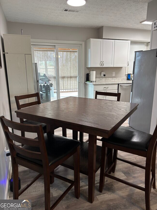 Foto del edificio - 6 Oak Mt Dr