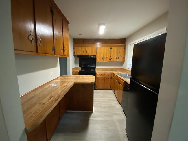 Foto del edificio - 3329 Oakridge Dr