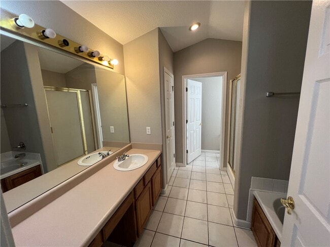 Building Photo - 1308 Hunter Ridge