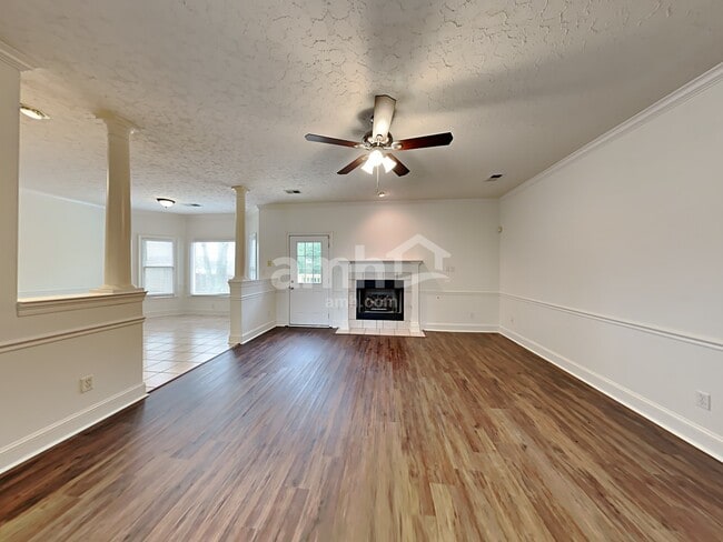 Foto del edificio - 6207 Chester Cv