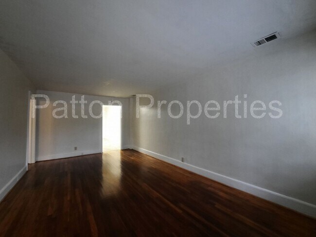 Foto del edificio - 1432-1434 Sunnyside Drive - Outside CoC - R13908-02-09