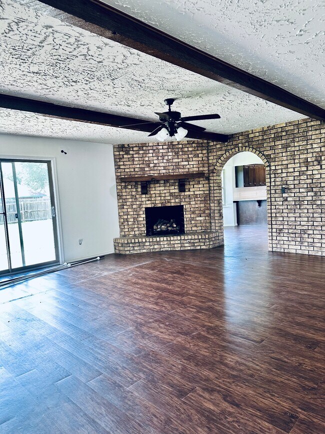Foto del edificio - 4004 S Maple Ave