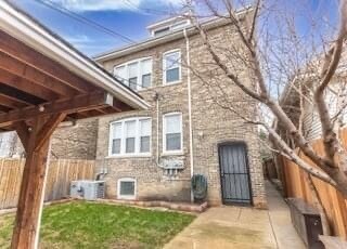 Patio trasero privado - 6422 S Maplewood Ave