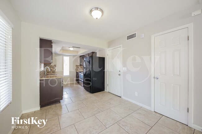 Foto del edificio - 11014 N 82nd Ave
