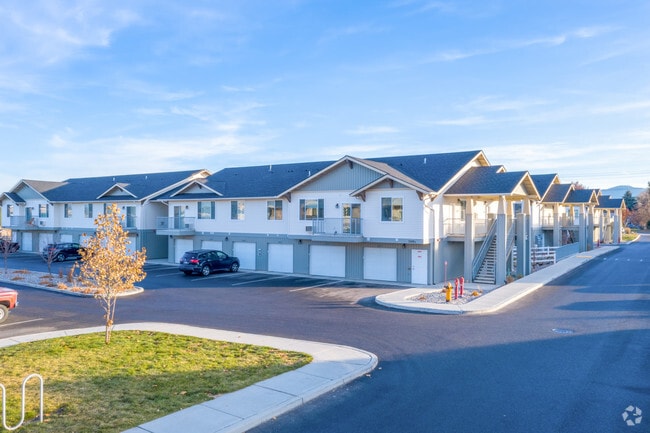 Building Photo - Villas At Tullamore