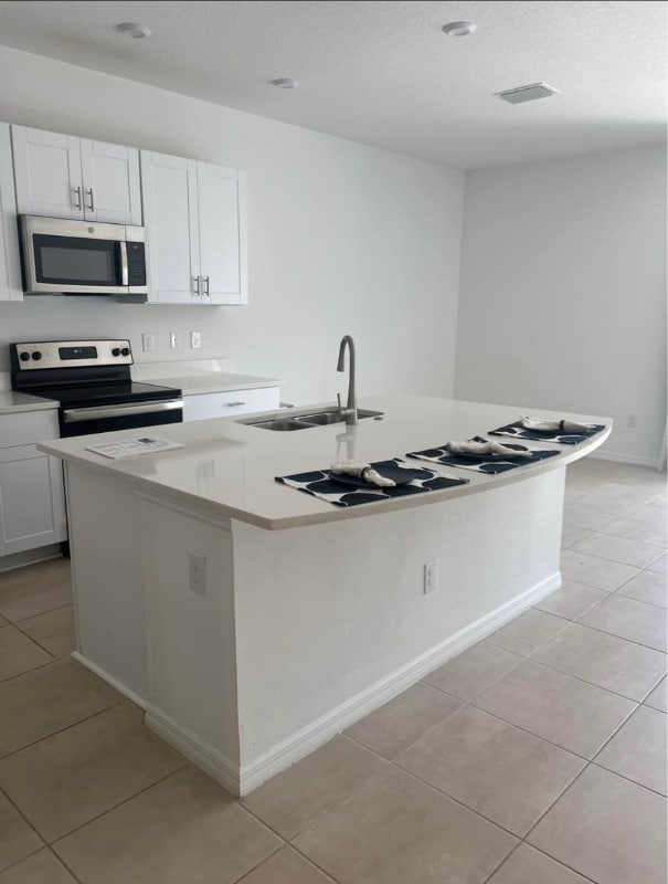 Foto del edificio - 8445 Lunar Skye St