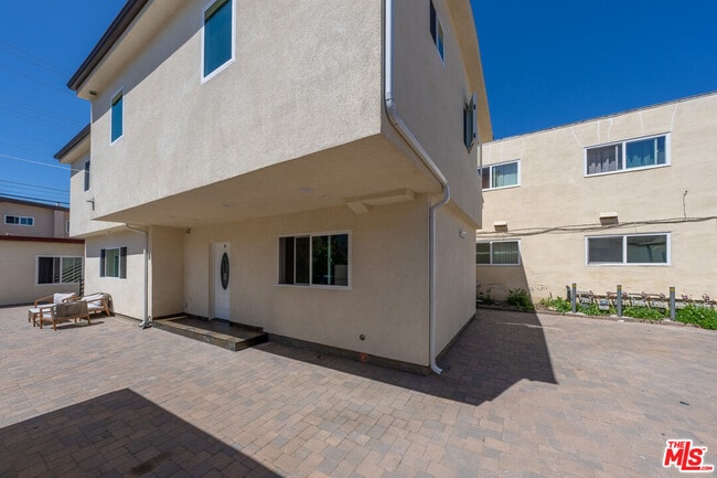 Building Photo - 1031 Thompson Ave