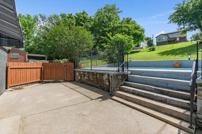 Backyard - 915 Preston Dr