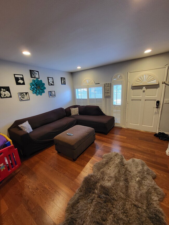 Living room - 8302 Somerset Ranch Rd