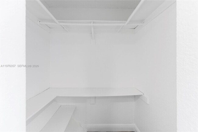 Foto del edificio - 840 SW 105th Ave