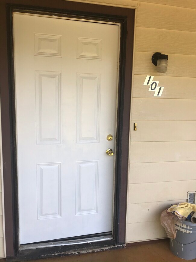 Front Door - 101 W Lonita Ave