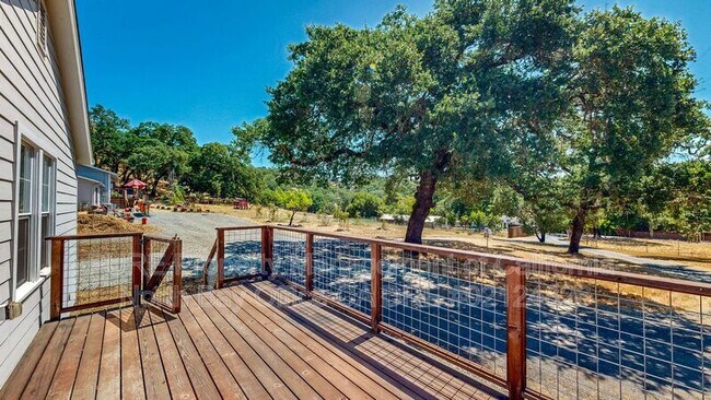 Foto del edificio - 3750 Warm Springs Rd