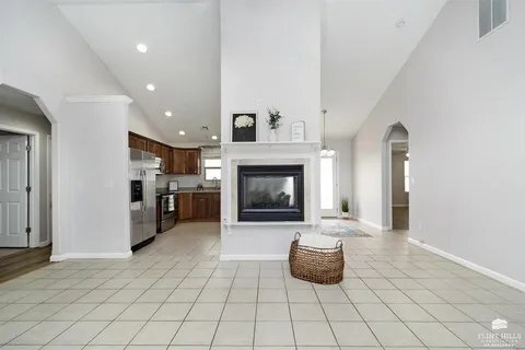 Building Photo - 5233 Stone Crest Dr