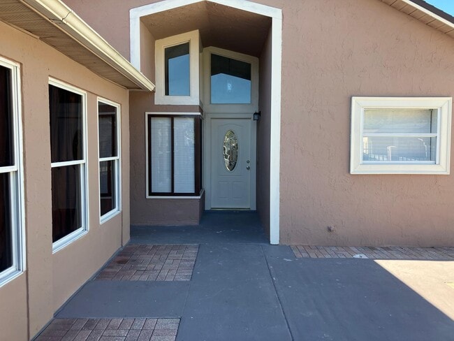 Foto del edificio - 846 Grenadier Dr