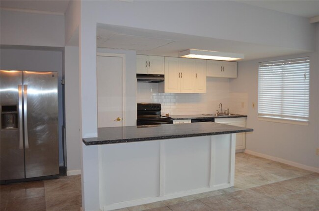 Building Photo - 14711 Barryknoll Ln